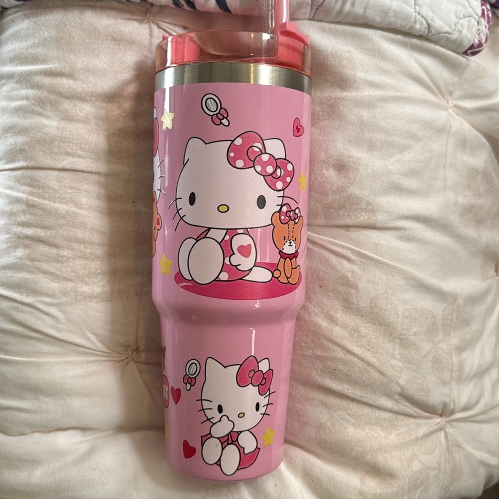 Hello Kitty Cup - Picture 3 of 3